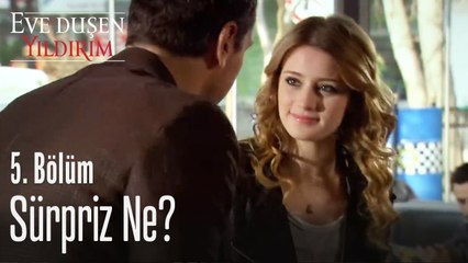 Halil'in Muazzez'e hediyesi - Eve Düşen Yıldırım 5. Bölüm