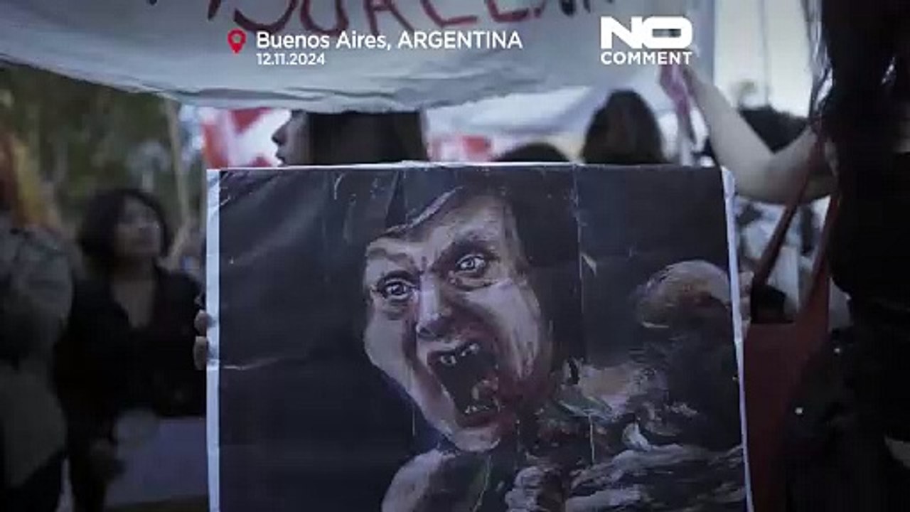 Estudantes protestam contra veto de Milei a aumento universitário