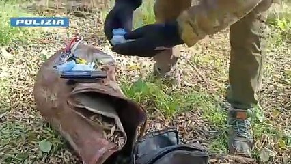 Albese, droga nei boschi: il video dell'arresto dello spacciatore