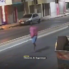 Homem é flagrado arrombando portão para furtar lanchonete em Tianguá