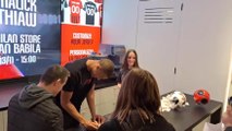 Milan, Thiaw incontra i tifosi: le immagini dallo store rossonero