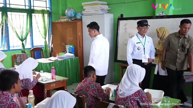 Senyum Gibran Lihat Siswa Lahap Makan Makanan Bergizi Gratis