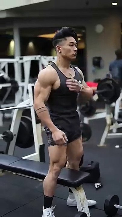 A shoulder workout (description)