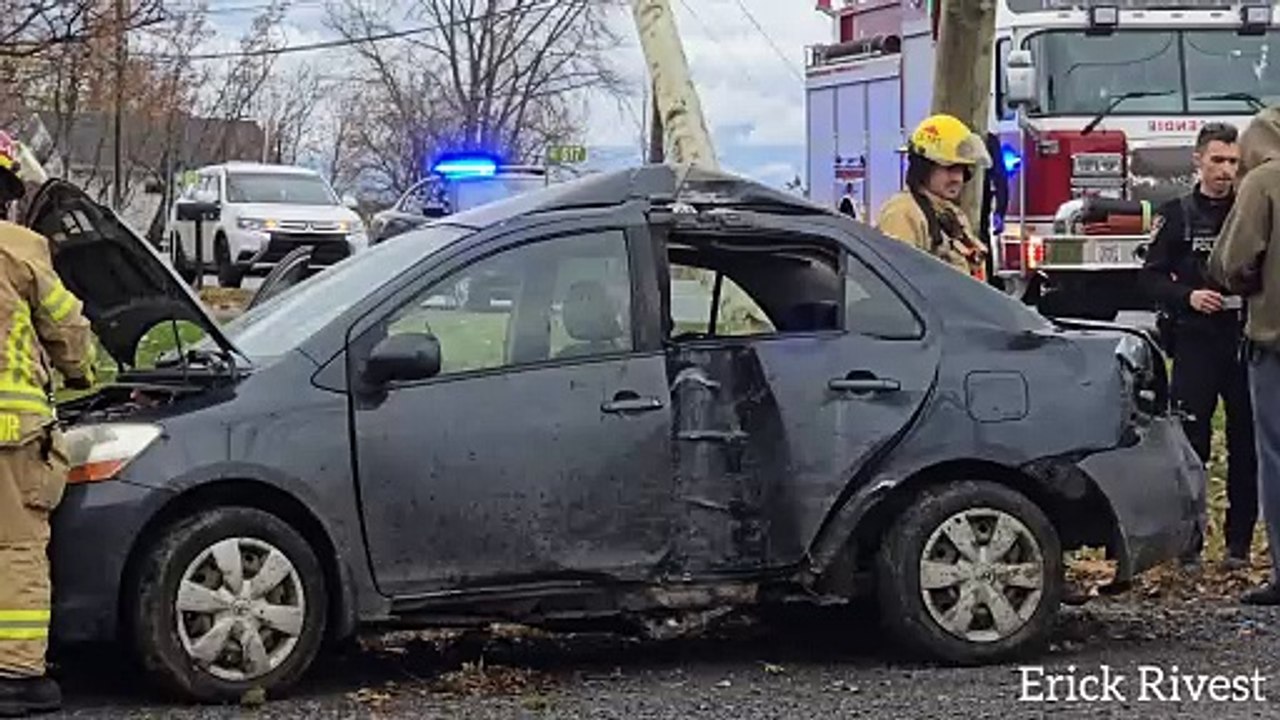 Accident auto vs poteau à Saint-Constant