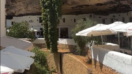 Captivating tour of Setenil de las Bodegas, the Spanish town built underneath a rock