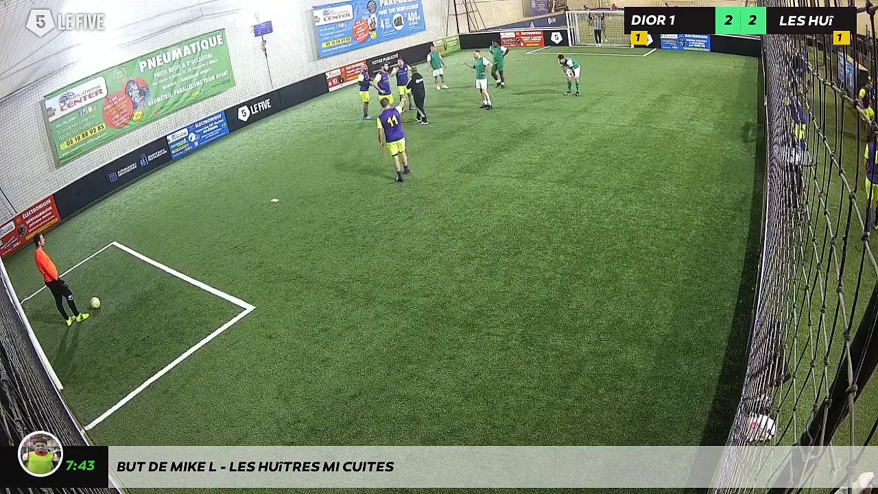 But de Mike L - Les Huîtres Mi Cuites