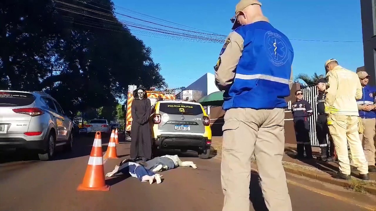 Ação dramática no Centro de Cascavel alerta para perigos no trânsito