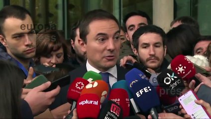 Lobato critica el "espectáculo lamentable" de la comisión de Gómez