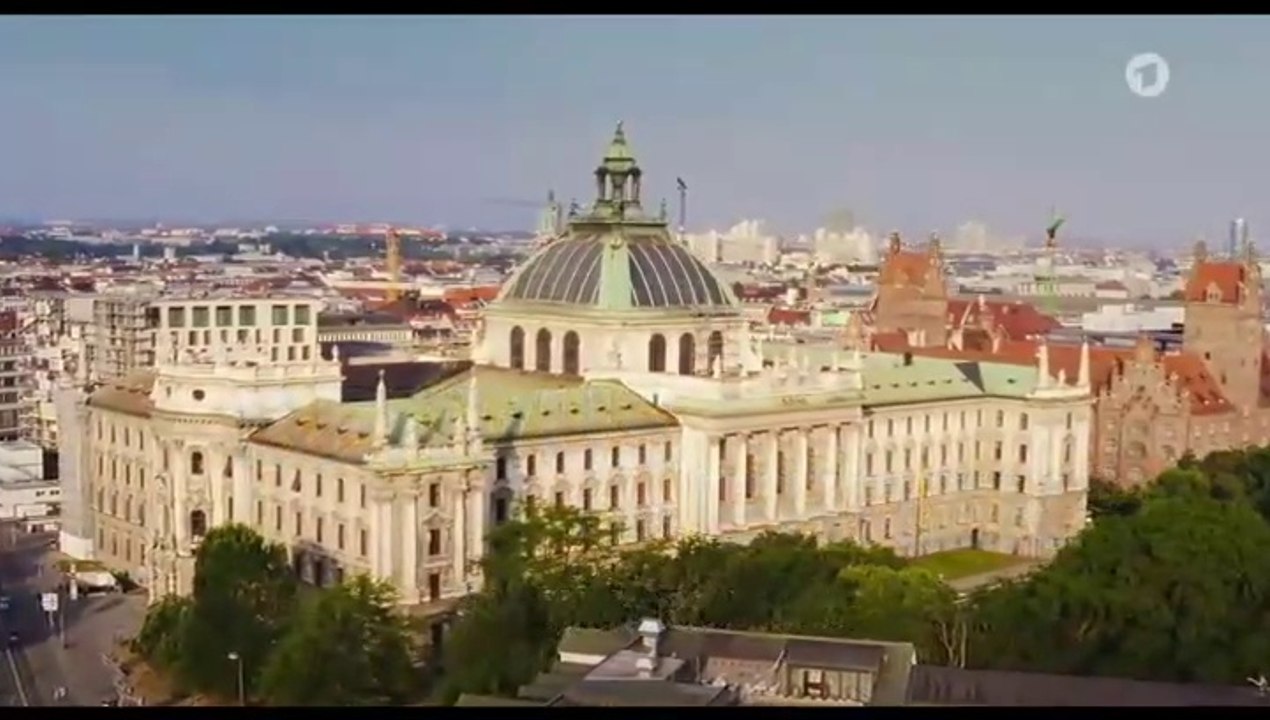Servus, Euer Ehren - Endlich Richterin