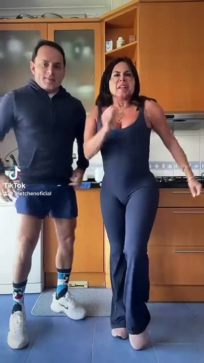 Gretchen publica vídeo dançando com o marido e bloqueia comentários para 'irritar haters'