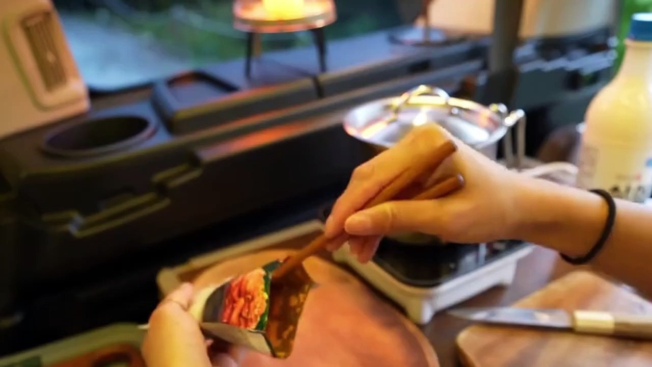 Girl camp comfortably in her car on rainy days| Camping Amazing