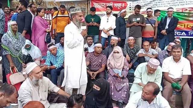 নকল নবীশদের চাকুরি জাতীয়করণের দাবীতে জাতীয় প্রেসক্লাবের সামনে চলমান অবস্থান কর্মসূচি