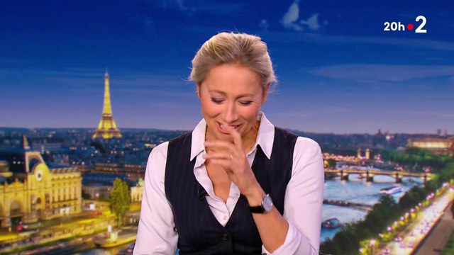 Découvrez pourquoi la journaliste Anne-Sophie Lapix a été prise d'un fou rire, hier soir, en direct sur son plateau pendant le journal de 20h sur France 2 - Regardez