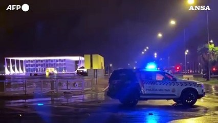 Esplosioni vicino alla Corte Suprema a Brasilia, morto l'attentatore