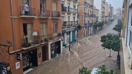 DANA en Málaga | Así está la calle Victoria en la capital