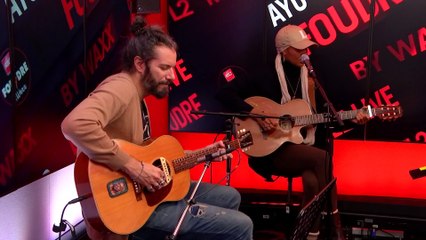 Ayo et Waxx interprètent "Money Love" en live dans Foudre
