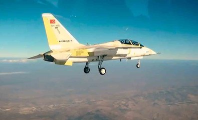 動画：TUSAŞ、トルコ初の国産ジェット練習機「Hürjet」の第2プロトタイプを成功裏に発表