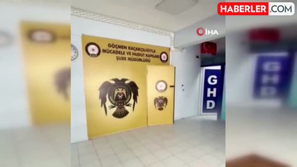 Türk Bayrağı Astığı Kamyonetle Göçmen Taşıyan Şahıs Yakalandı