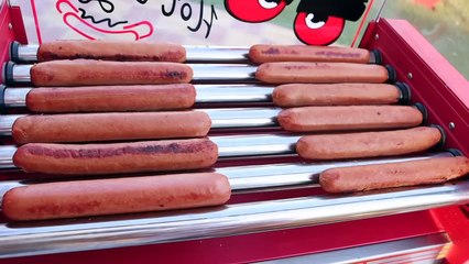 بياعة ماكينة نقانق تغار من بياعة ايسكريم ! شفا