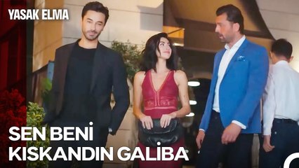 Şahika, Mert ve Kerim'in Arasına Kara Kedi Gibi Girdi - Yasak Elma 79. Bölüm