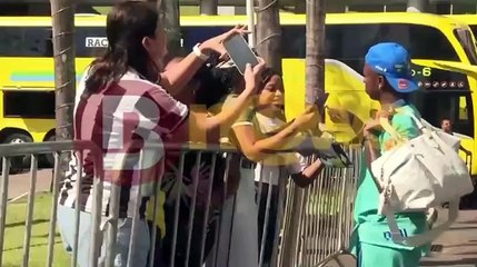 Seleção Brasileira desembarca em Salvador para partida contra o Uruguai