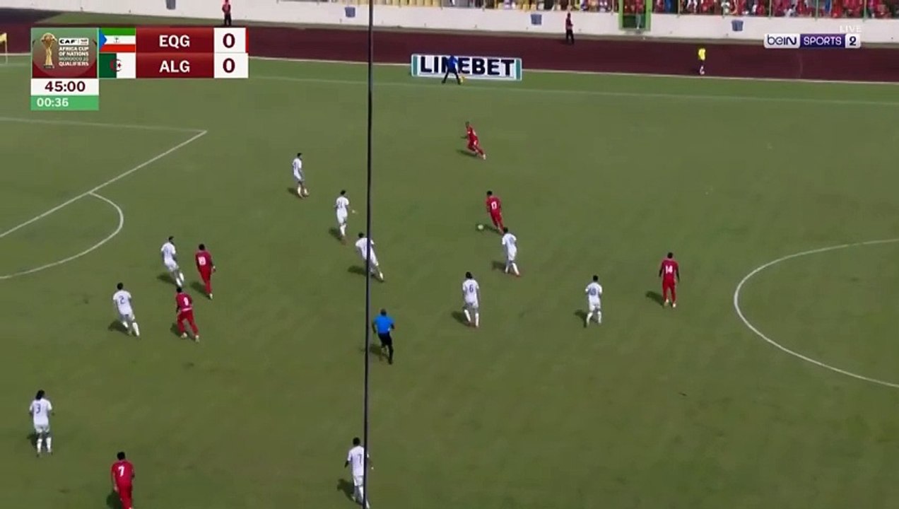 شاهد تصدي حارس منتخبب الجزائر