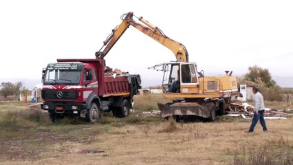 14 παράγκες των Ρομά στην Ανθήλη ξήλωσε ο δήμος Λαμιέων