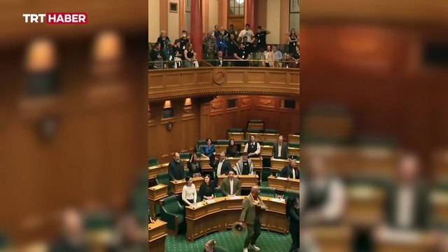 Yeni Zelanda Parlamentosunda, tartışmalı yasa tasarısı Haka dansı ile protesto edildi