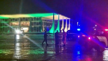Al menos un muerto tras explosiones en los alrededores de la Corte Suprema en Brasil