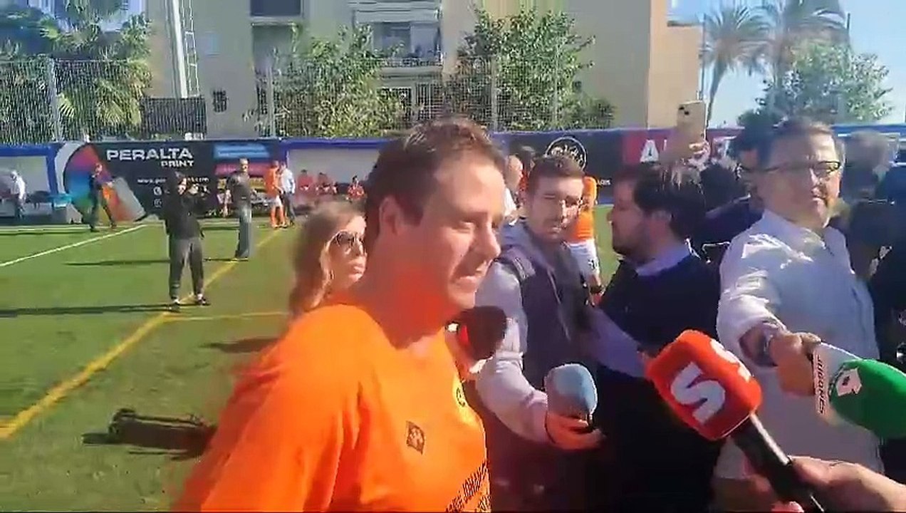 Camprubí: "Hay ilusión porque la pelota entre, pero también muchas preguntas sin respuesta"