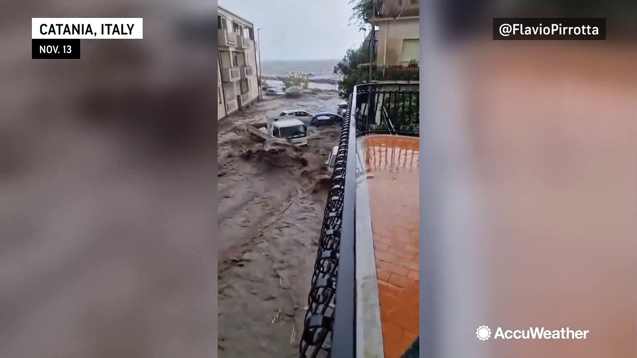 Severe floods wash away cars in Sicily