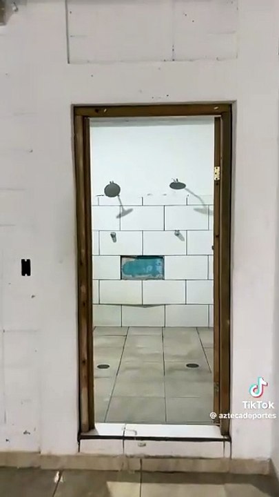 Prensa mexicana 'miente' al mostrar imágenes antiguas de camerinos antes del Honduras vs. México