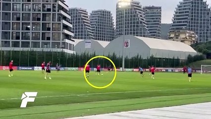 Beşiktaş'ın genç yıldızı korkuttu! İşte sakatlık anı...