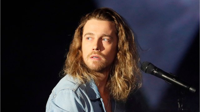 GALA VIDEO - “Vivre sous le même toit…” : Julien Doré fait de rares confidences sur sa vie privée