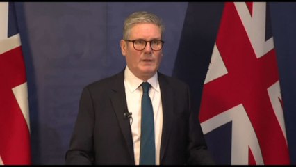 Migranti, Starmer: "Buona notizia arresto fornitore barche in Olanda"