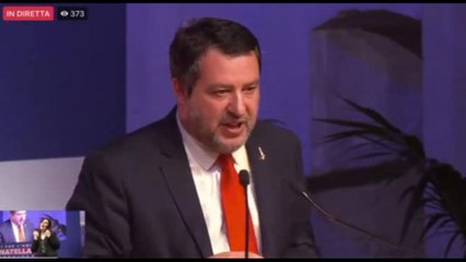 Salvini: "Radical chic via da X, cravatta rossa per prossimi 4 anni"