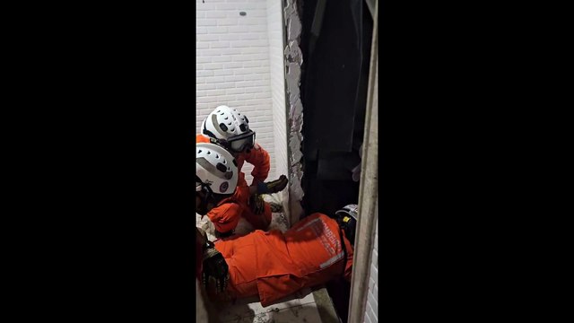 Dois-homens-morrem-após-elevador-despencar-6º-andar-prédio-luxo-Salvador-video