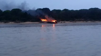 Los narcos tras el último choque mortal con la Guardia Civil en el Estrecho: "Vamos a tener que meterle fuego a la 'negra' porque la hemos reventado"
