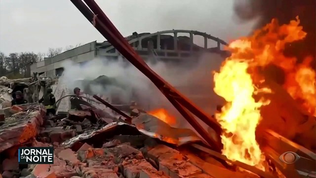 Rússia intensifica ataques contra a Ucrânia e Zelensky faz apelo por ajuda militar