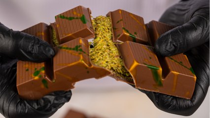 Lustige Replik: Aldi und Co. spotten über teure Dubai-Schokolade 🍫