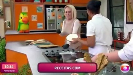 Ana Maria Braga tem crise de risos ao vivo com biscoito 'brocha'