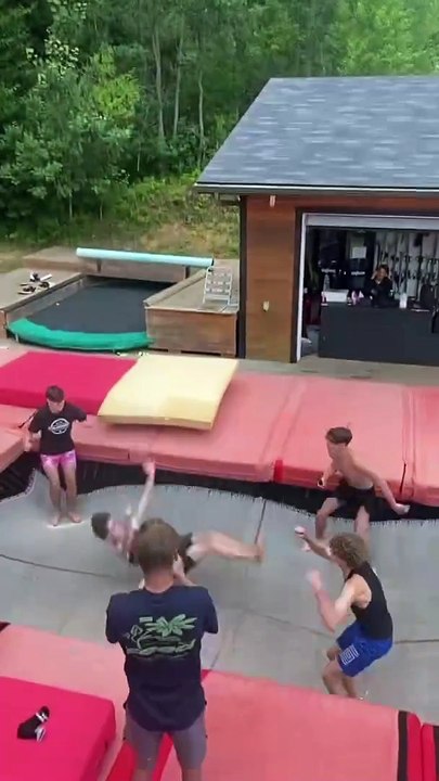 Jumping the girl,,,