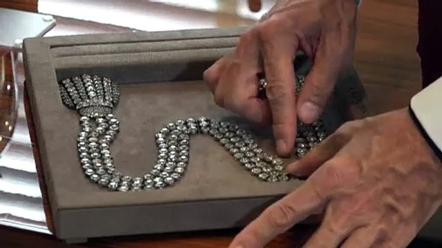 Un misterioso collar de diamantes subastado por 4,8 millones de dólares en Ginebra