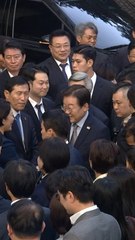 이재명에 날아든 운동화 한 짝…지지자·반대자 함성 뒤엉켰다