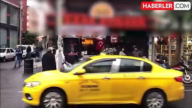 Sokakta Oğlunu Bastonla Döven Baba Gözaltına Alındı