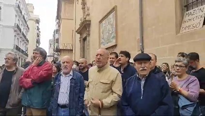 "President a Picassent" - protestes davant les Corts