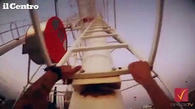 Pescara, la ruota panoramica ? chiusa: la scala e mette il video online