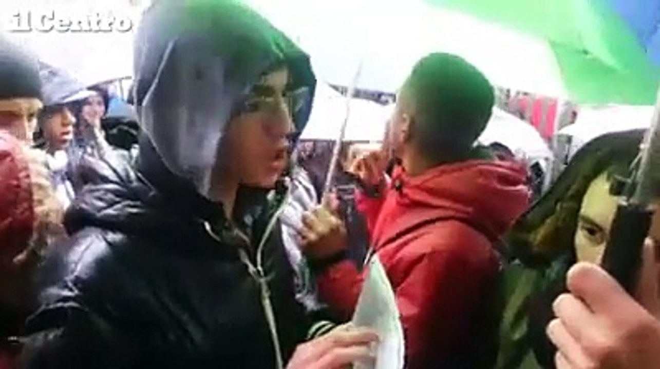 Pescara, la rabbia degli studenti del De Cecco: "La scuola ci crolla in testa"