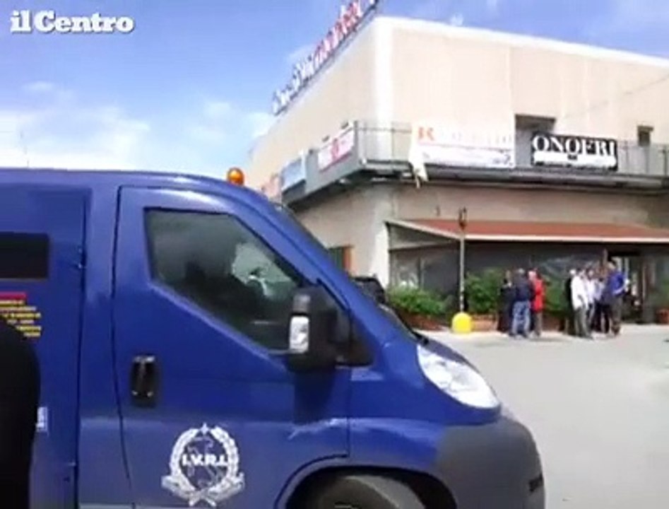 L'Aquila, armati di kalashnikov assaltano un portavalori dell'Ivri