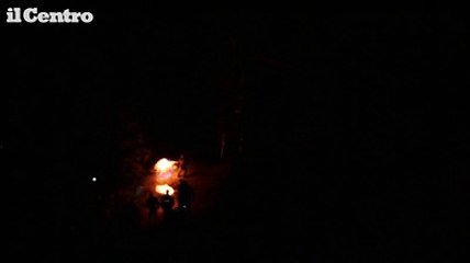 Scanno, diventa una torcia umana accendendo le Glorie di San Martino